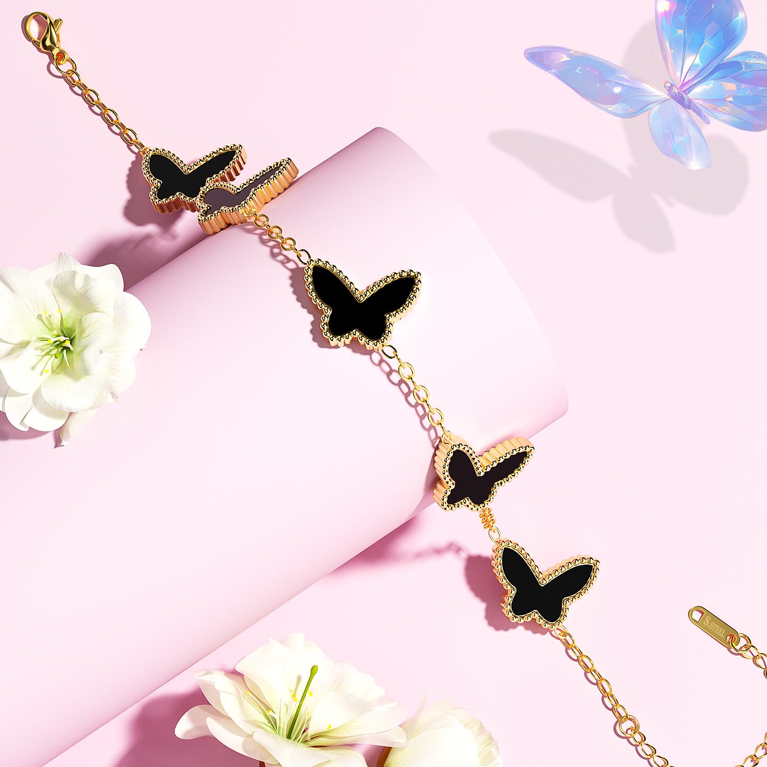 AiCase 18K Gold Clover Bracelet
