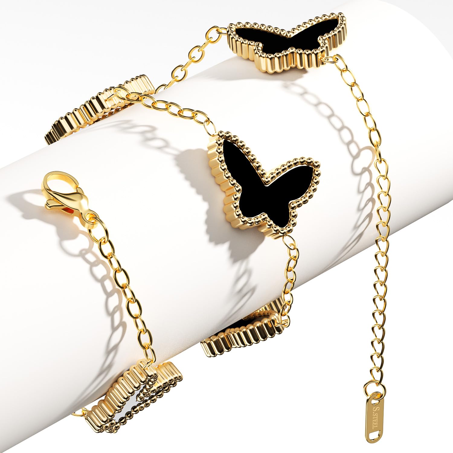 AiCase 18K Gold Clover Bracelet
